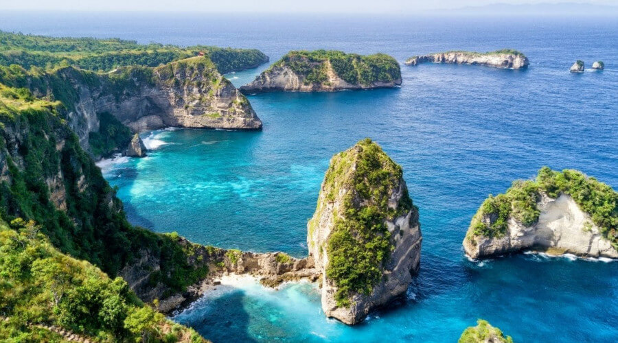 Travel, Luxury Travel, Budget Travel, Vacation Ideas, Travel Guide, Destinations, Southeast Asia, Europe, South America, Travel Tips, Financial Planning